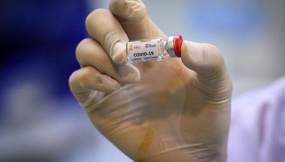 Fondo Ruso de Inversiones Directas anunció compuesto que afecta los mecanismos de reproducción del coronavirus. (Foto: Mladen Antonov/AFP)