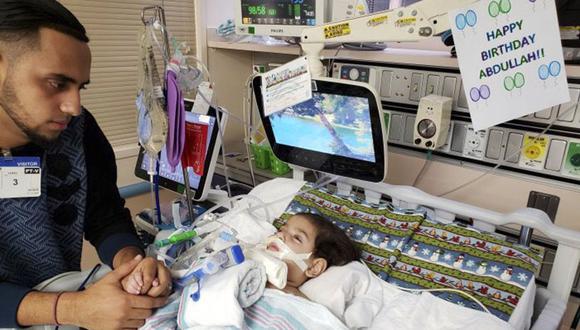 Su padre, que es ciudadano estadounidense, decidió llevar a su hijo a su país, donde ha estado hospitalizado durante cinco meses en&nbsp;Oakland. (Foto: AP)