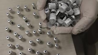 EE.UU.: piden investigación por más de 1.000 dosis de vacuna contra el COVID-19 destruidas “por error”