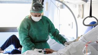 Exministro de Salud tras primera muerte por COVID-19: “Tendremos más pacientes hospitalizados en gravedad”