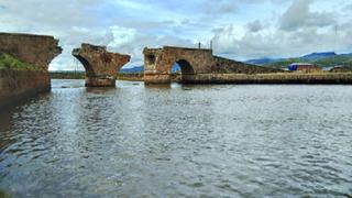 Puno: Intensas lluvias ocasionan el desplome de puente colonial en Lampa