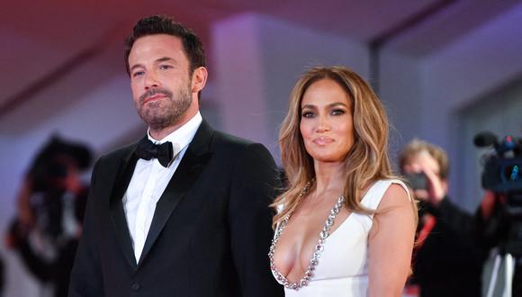 Ben Affleck no dudó en citar a su pareja, Jennifer Lopez, como la fuente de su gran aprendizaje el 2021. (Foto: AFP)