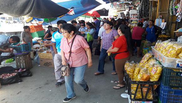Lurín: Suben los precios de productos en los mercados por los huaicos. (Perú21)