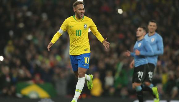 Neymar provocó una amarilla a Cavani tras falta del uruguayo. (Foto: Confederación Brasileña de Fútbol)