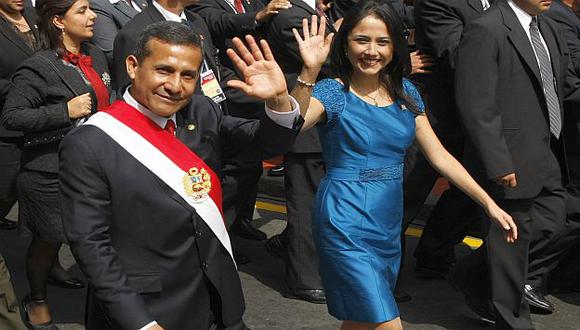 Humala se retiró del Congreso acompañado por su esposa. (Luis Gonzales)
