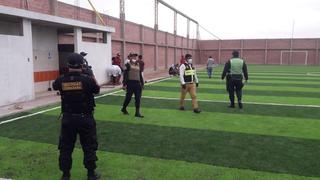 Intervienen a 16 jóvenes jugando y bebiendo en cancha de fulbito en Tacna en pleno estado de emergencia 