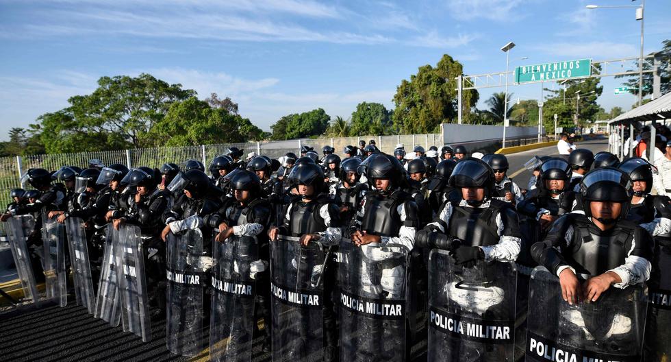 México intenta dialogar con migrantes para que desistan de cruzar. (AFP)