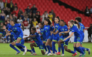 Brasil vence 5-4 en penales a Colombia y alza su novena Copa América femenina